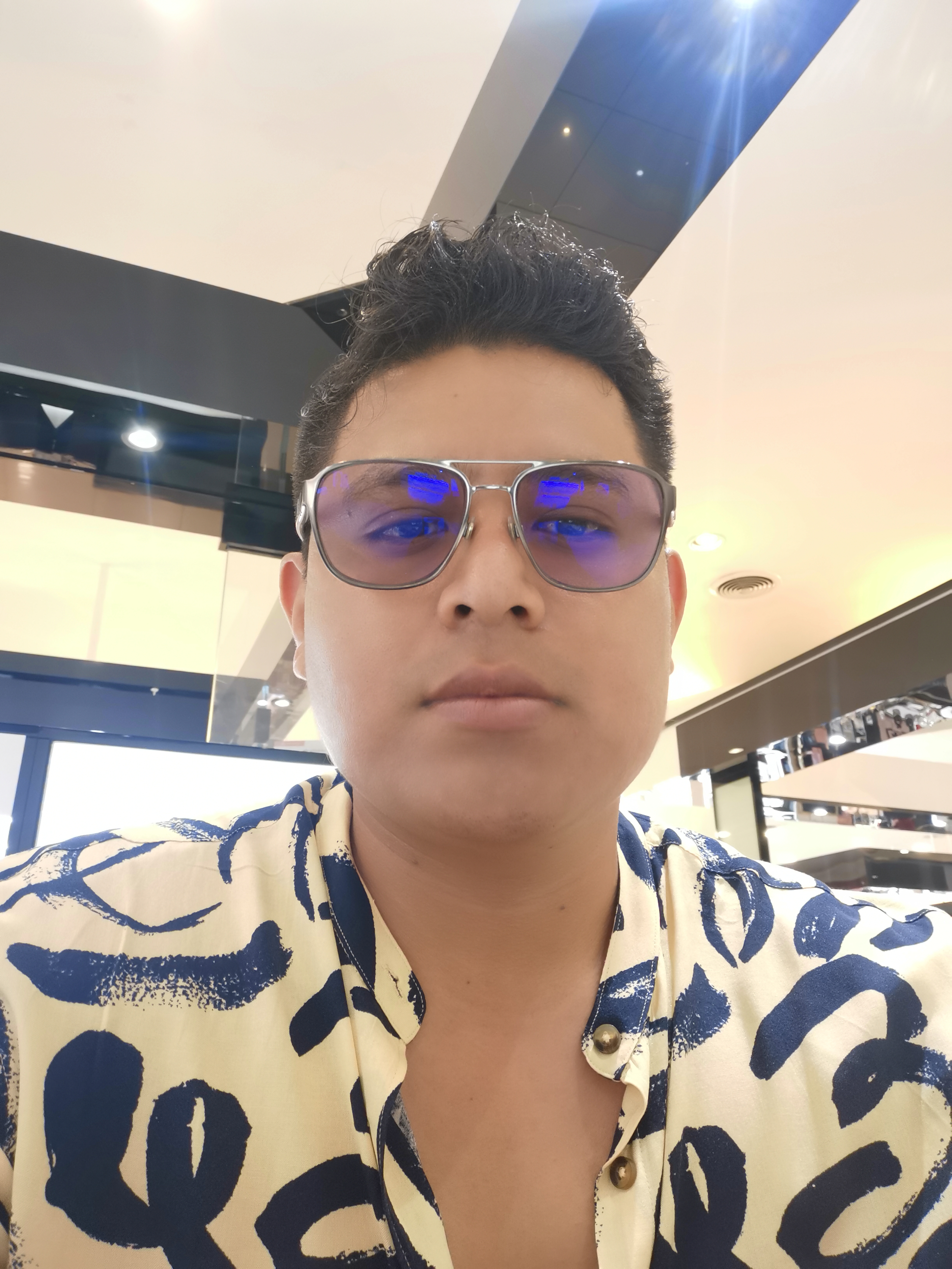 Ilmar Lopez coding and programming as a Full Stack Developer.